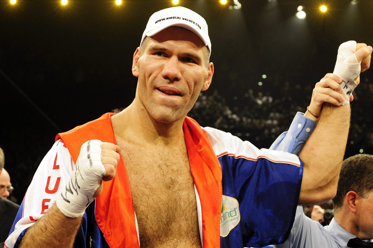 николай валуев бои. эвандер холифилд валуев бой. николай валуев бокс. николай валуев бокс бои. боксера валуева.