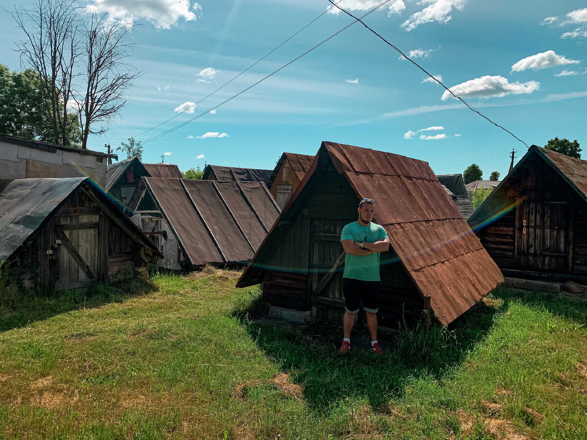 Больше похожи на дома Хоббитов из Властелина колец.