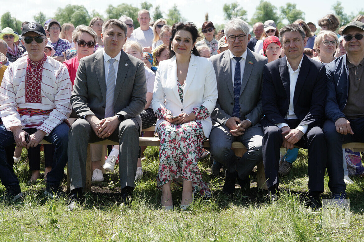 
Открытие праздника состоялось при участии Лейлы Фазлеевой, Айрата Зарипова и Ильяса Гузаирова
Фото: © Абдул Фархан / «Татар-информ»