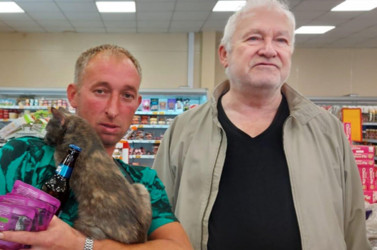    В Новосибирске танкист подарил матери кошку перед отправкой на спецоперацию