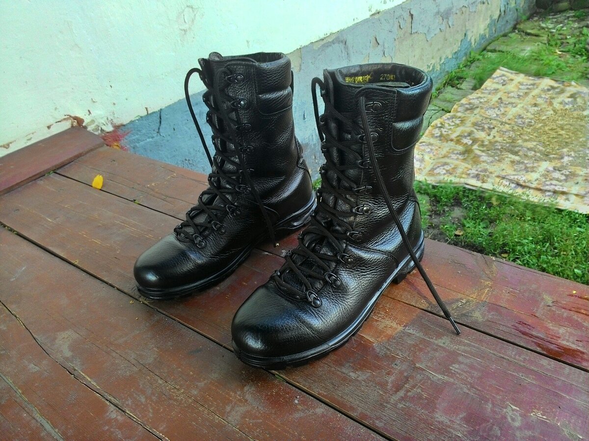 На прогулке.