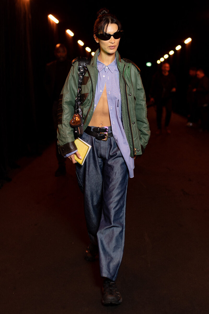 Белла Хадид на показе