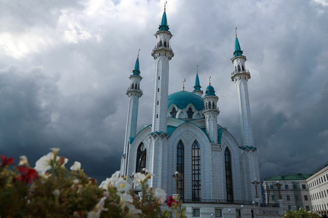 Кул татарский. Мечеть Хузейфа Казань. Кул-Шариф. Мечеть Казань татар информ.