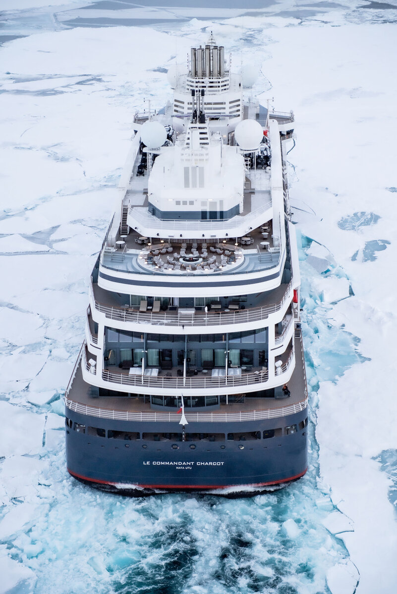 Первый в мире ледокол класса люкс Le Commandant Charcot