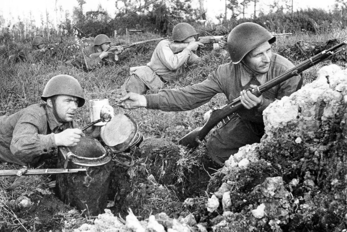 Фронтовая птичка. Солдаты в окопах война 1941-1945. Великая Отечественная война 1941-1945 советские солдаты. Бойцы красной армии в годы Великой Отечественной войны