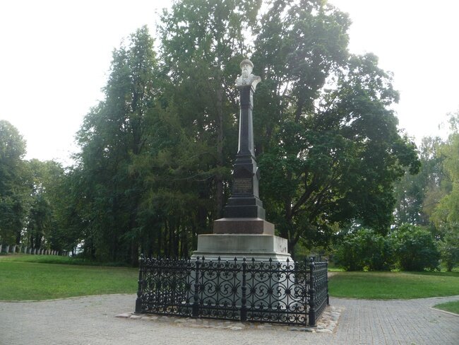 Первый в истории России князю Василию I.