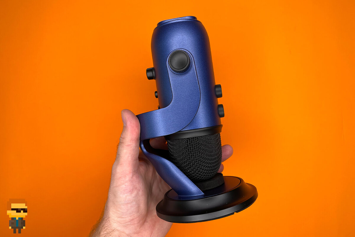 Поставляется в собранном, но сложенном виде