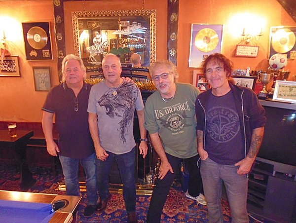 Слева направо: Дэйв Салливан, Терри Рэнс, Пол Марио Дэй, Стив Харрис. Фото: https://www.metaltalk.net