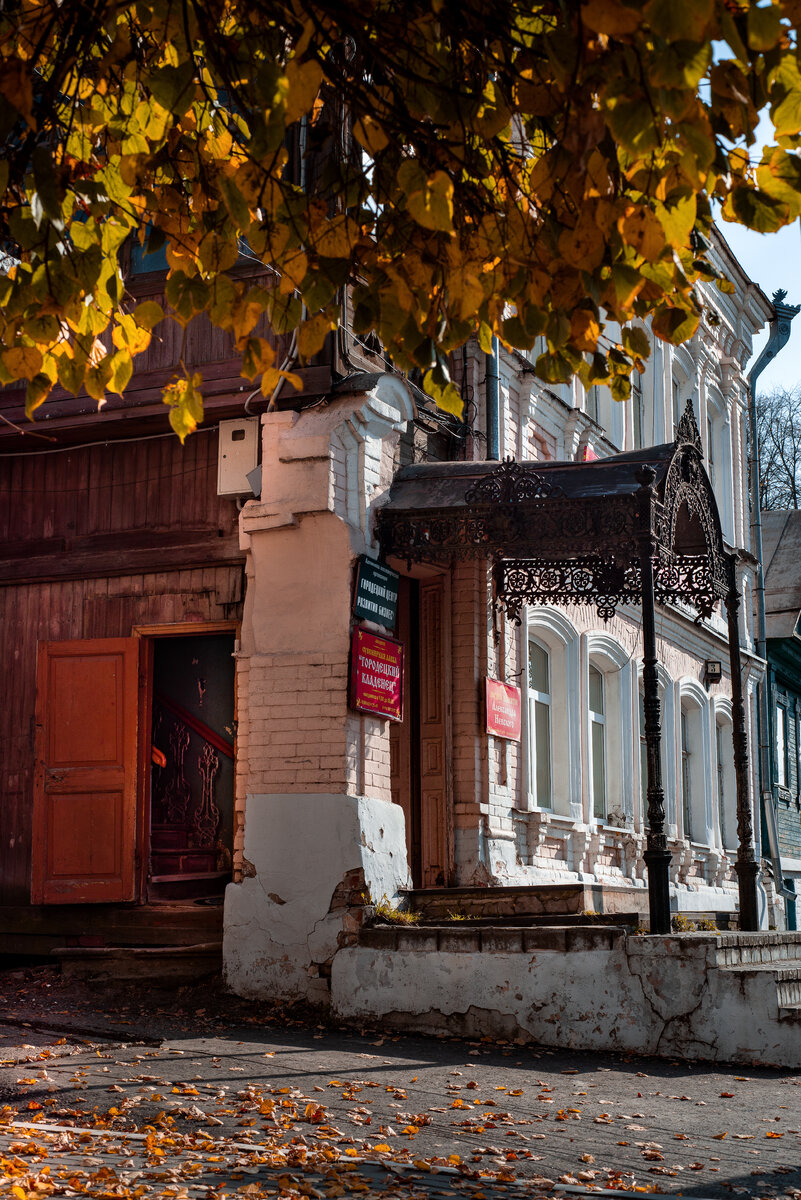 Дом Лапшиных в Городце. На втором этаже в нем небольшой частный музей и сувенирный магазин