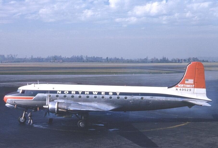 Douglas DC-4 авиакомпании Northwest Airlines