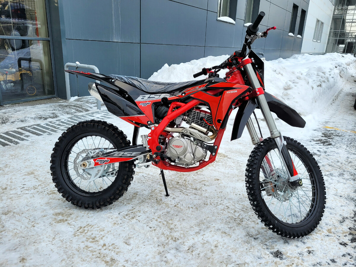 BSE Z11 в мотосалоне Emoto