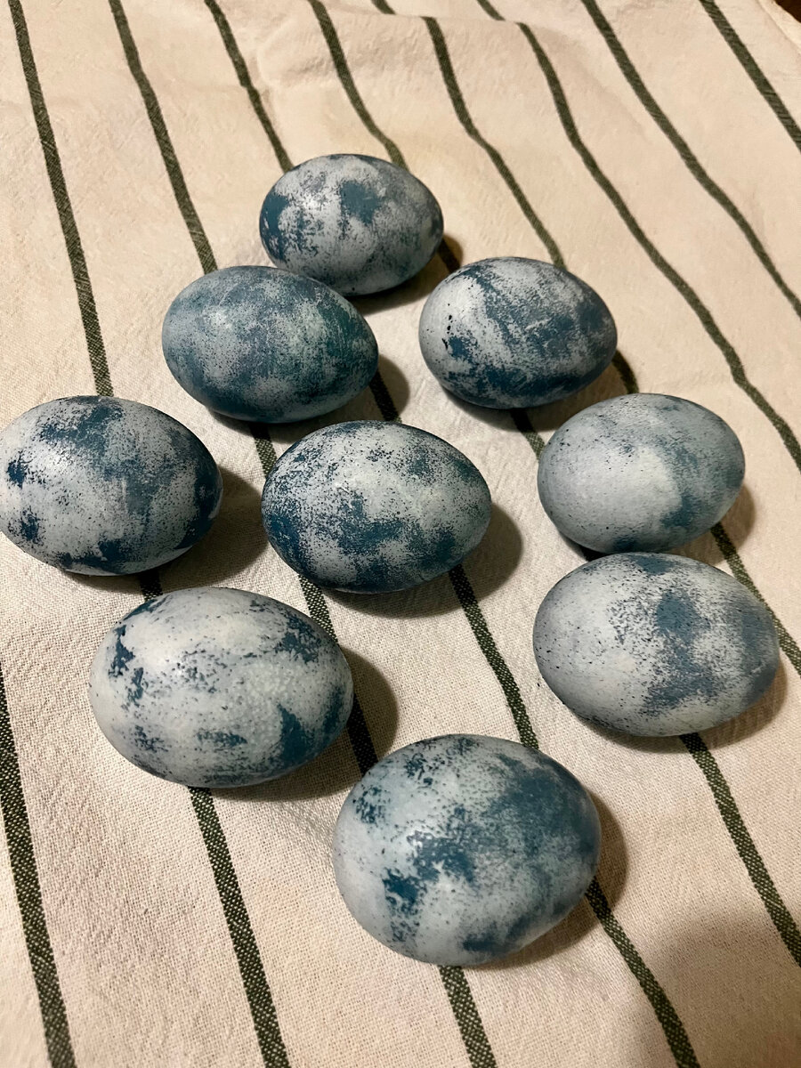 Терла я их до белого цвета ватным диском смазанным растительным маслом, чтобы были похожи на 🌌