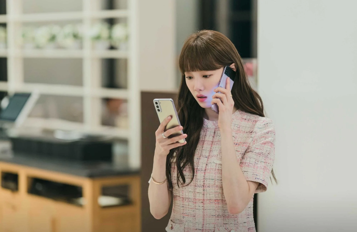 Ли Сон Гён в кадре из Sh ** ting Stars. 