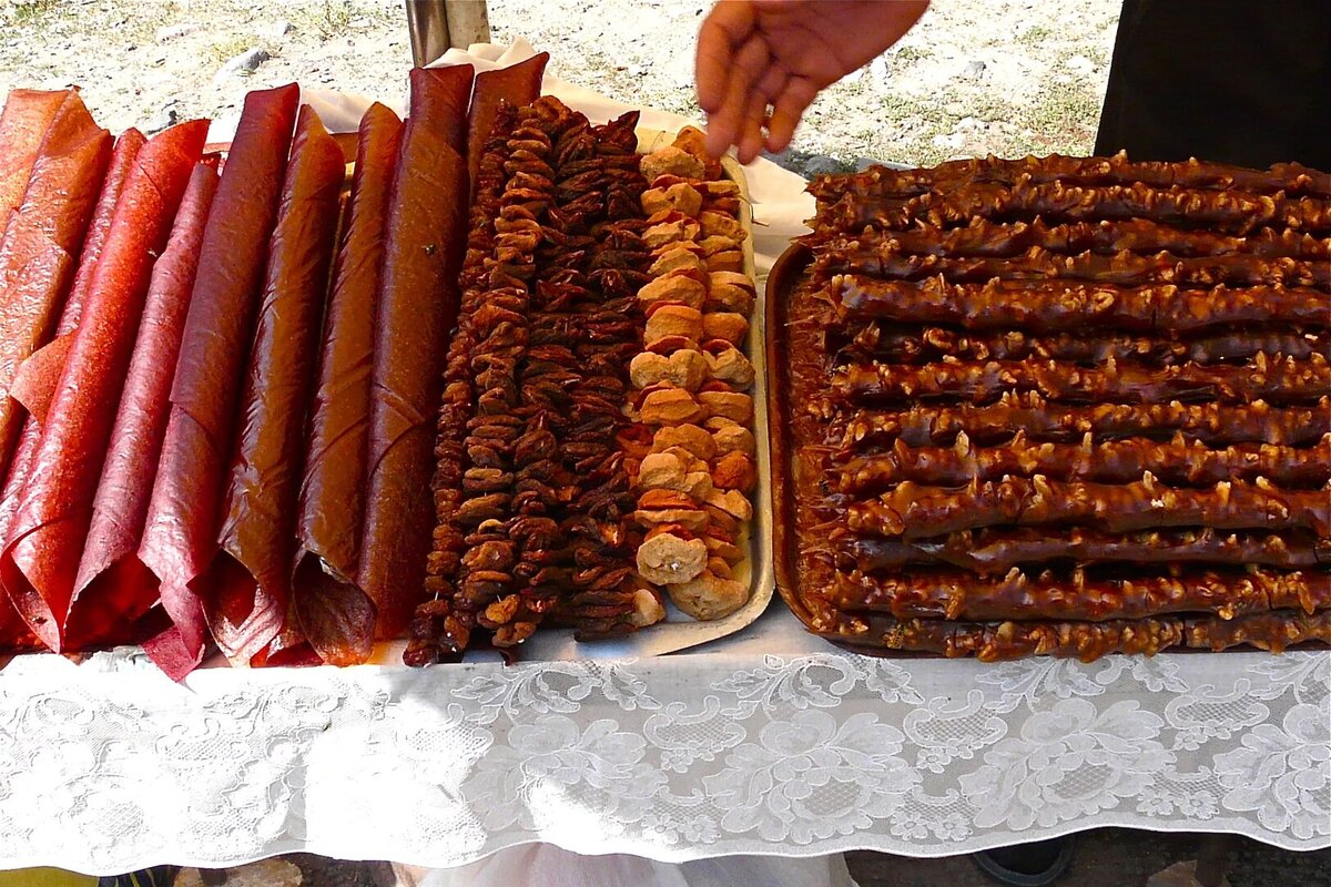 Армянские пастила, суджук