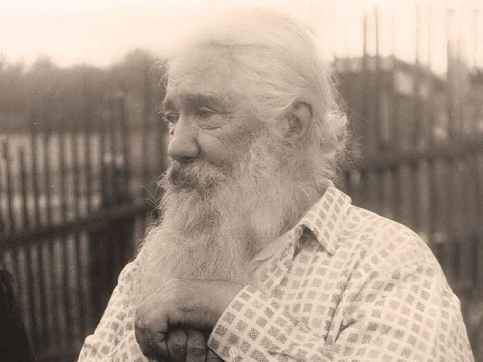 Несмотря на широкую известность, отец Павел очень просто питался и одевался, и за всю свою жизнь не скопил ничего ценного. https://monastery.ru/bog-i-chelovek/nu-kakoy-eto-pop-/#:~:text=Архимандрит%20Павел%20(Груздев)%20(1910–1996)%20–,лагерях%20как%20исповедник%20православной%20веры