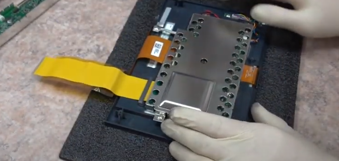 Чип из-за которого не работает экран