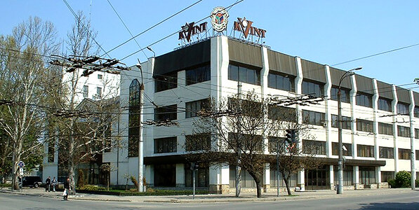 Здание завода KVINT в Тирасполе. Процитировано с сайта https://www.wikiwand.com