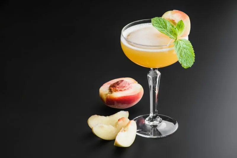 Классический персиковый коктейль Bellini