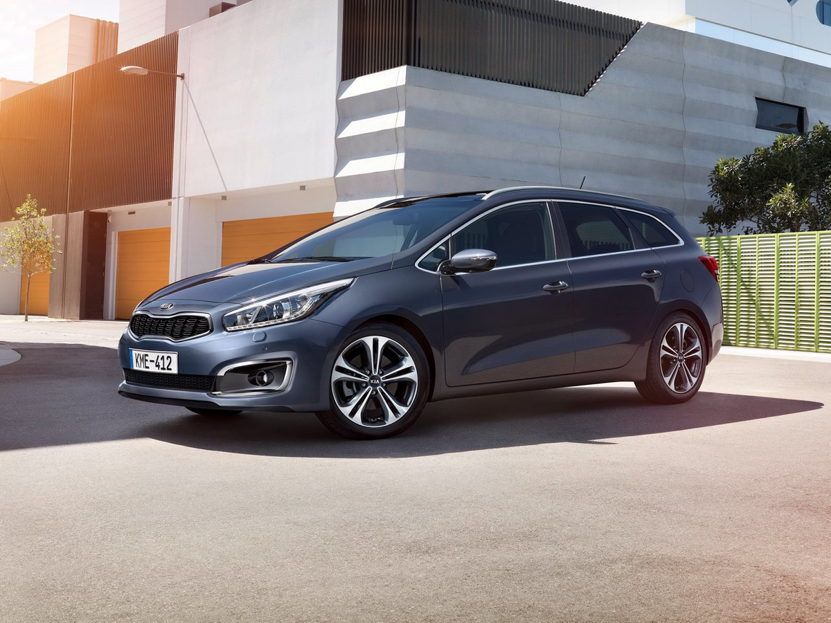 Kia Cee’d второй генерации выглядит современно 