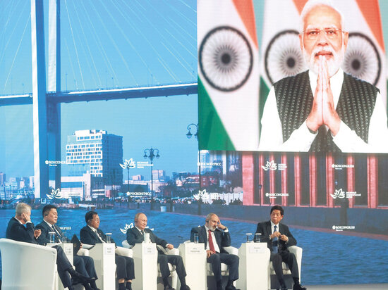     В этом году зарубежным гостям модератор уделил еще меньше внимания, чем это случается обычно. kremlin.ru