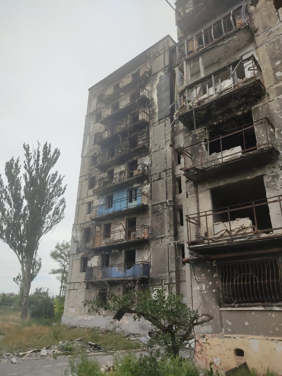 Многоэтажки недалеко от нашего дома 
