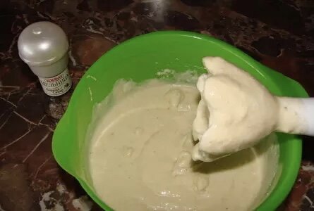   Для измельчения бананов воспользуйтесь блендером, с помощью него бананы равномерно измельчатся до нужной консистенции.