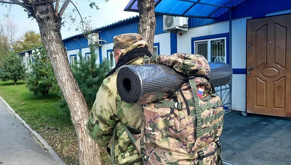     Несколько глав дальневосточных регионов отчитались о том, что частичная мобилизация на их территории практически завершена. Кто оказался в «передовиках» и сколько человек еще призовут в Приморском крае — в материале «Восток-Медиа».