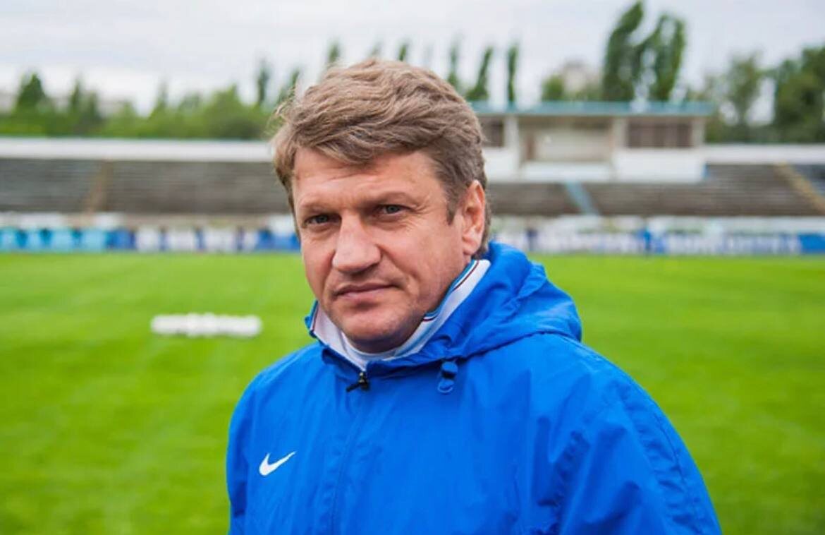  Валерий Есипов, главный тренер ФК "Знамя Труда"