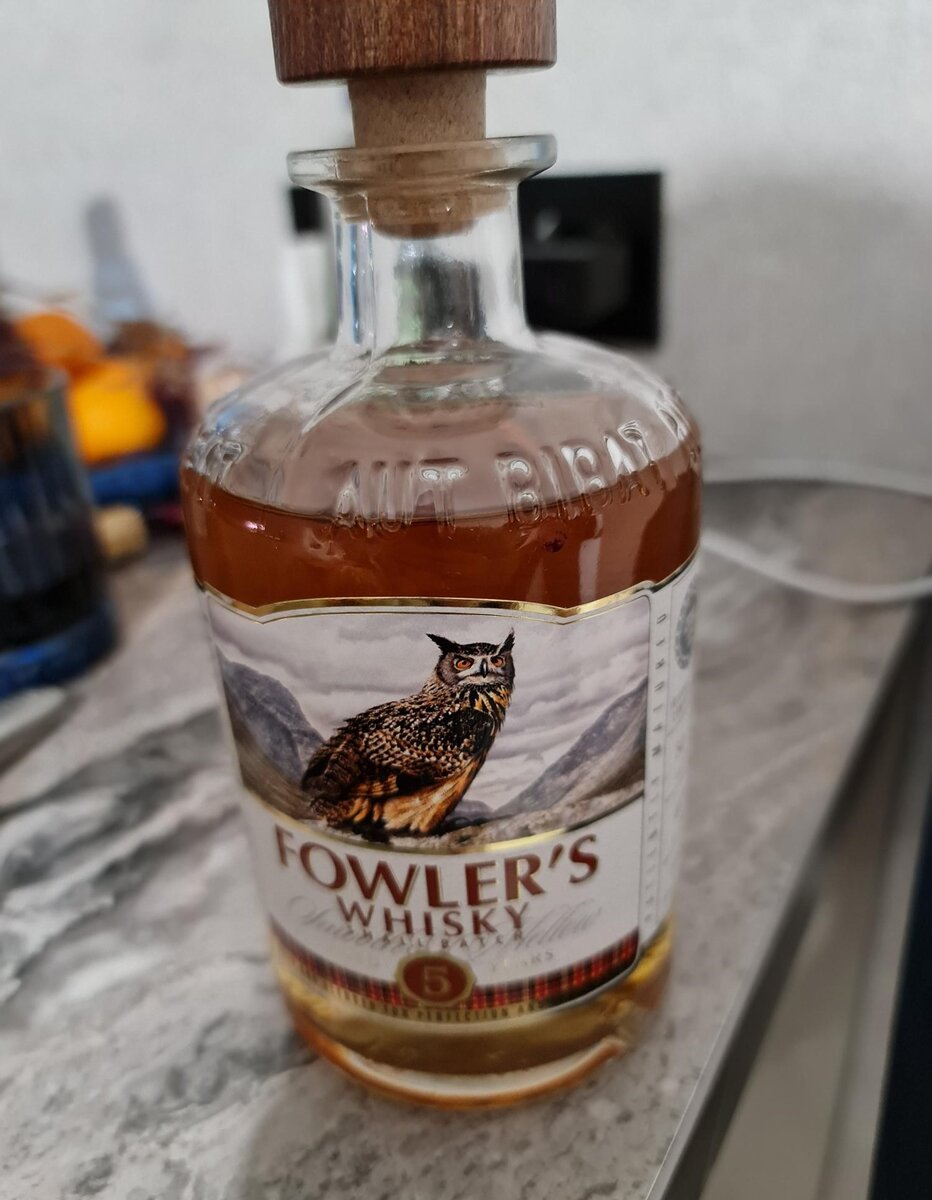 Фоулерс 0.5. Виски зерновой Ладога Fowler's. Fowlers виски. Виски зерновой с термом. Кот с виски.