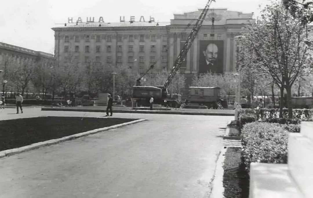 Самара советская. Площадь Устинова Самара. Площадь Куйбышев СССР. Старая площадь Куйбышева в Самаре. Куйбышев 1989.