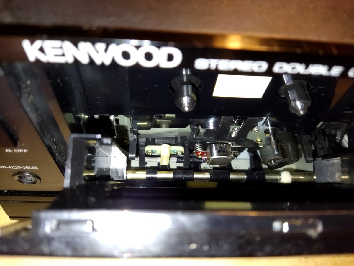 Kenwood KX-57CW, карман А (только воспроизведение) 
