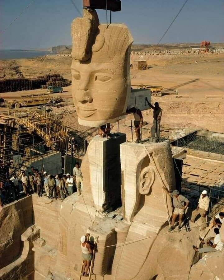 Достопримечательности египта луксорский храм. В египте строят храмы. Луксор карнакский храм. Луксорский храм в луксоре. Карнакский храм в луксоре египет.