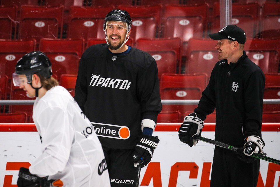     Зрители увидят матчи команд Континентальной, Молодежной и Женской хоккейных лиг. Фото: ХК «Трактор» / vk.com