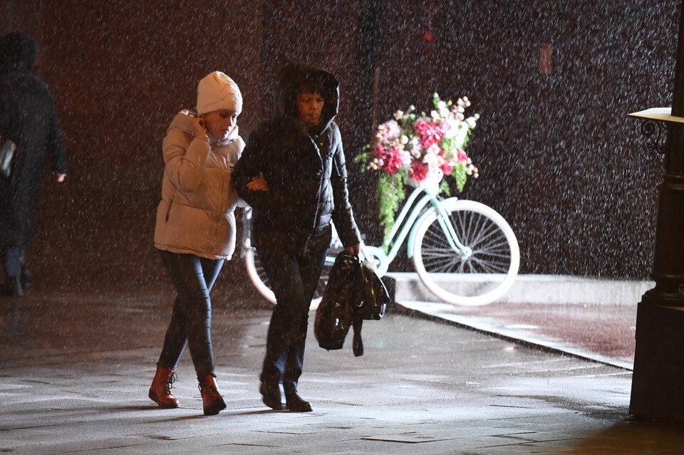     В Москве сформировались декабрьские сугробы Михаил ФРОЛОВ