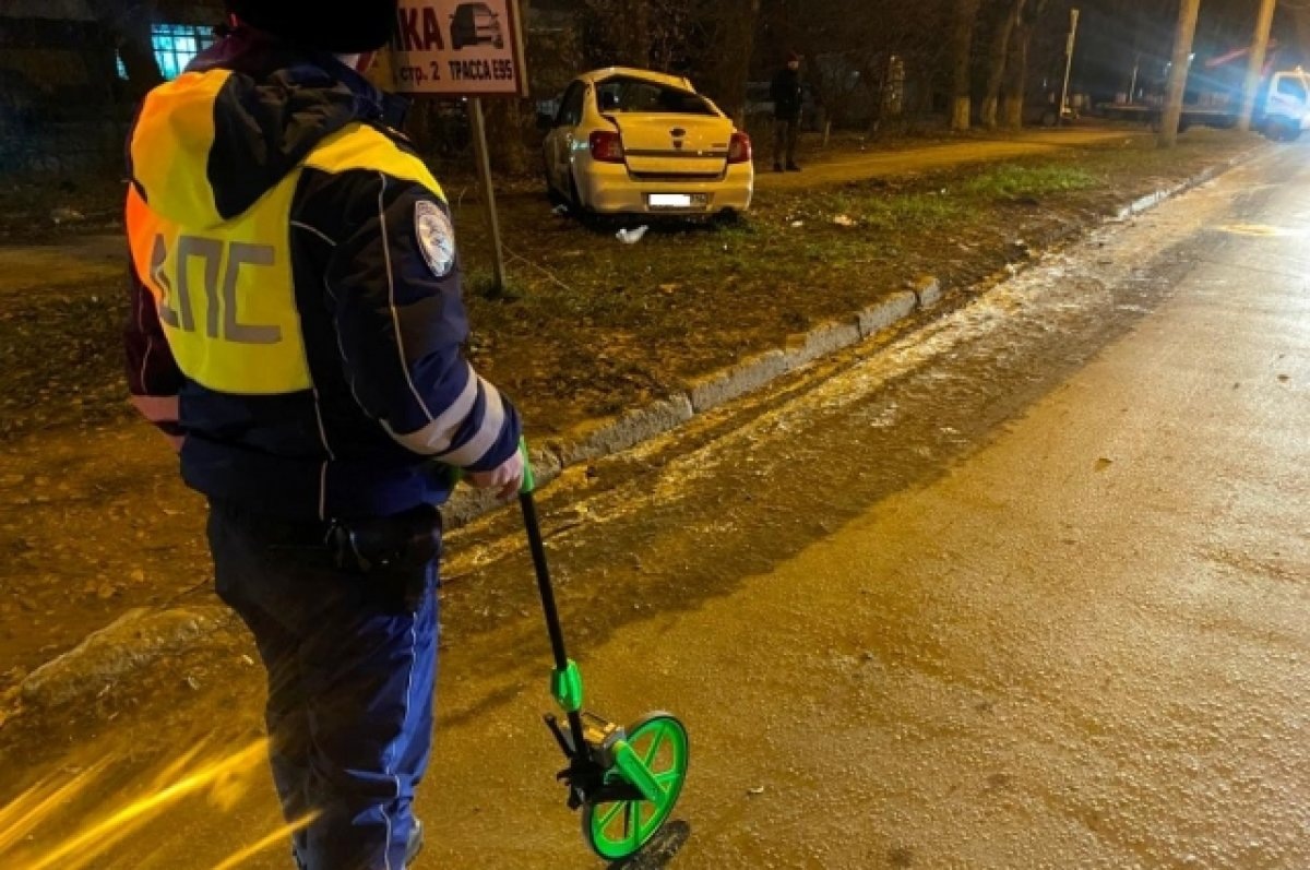    В Самаре перевернулось такси, таксист отказался от проверки на алкоголь
