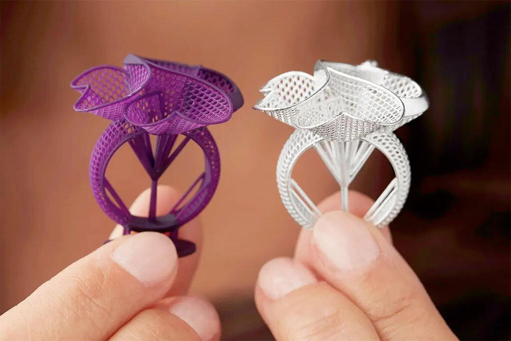 Мастер-модель, спроектированная по технологии 3D-моделирования ювелирных изделий и распечатанная на 3D-принтере (слева), и готовое изделие (справа). Фото: formlabs.com