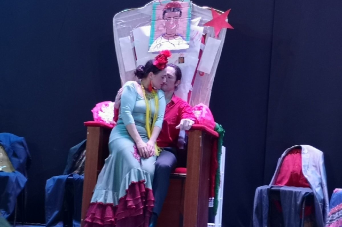    В Твери прошла премьера спектакля в стиле фламенко «Квадратура Фриды» (12+)