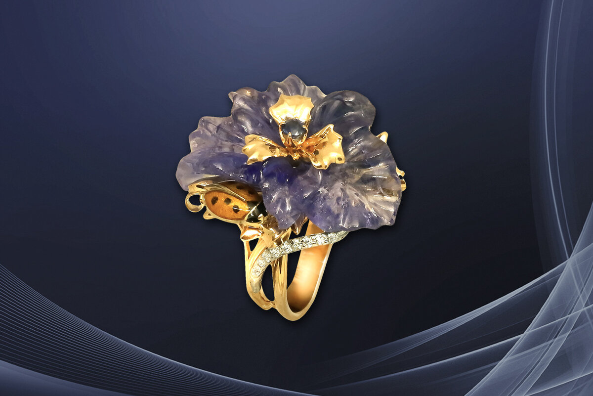 Коктейльное золотое кольцо с цветком из танзанита.  Арт-студия Ювелир