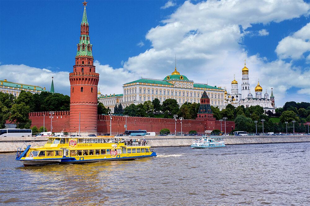 Теплоходная прогулка по москве реке