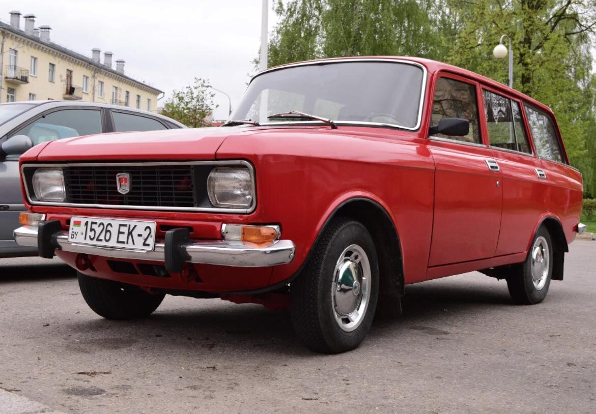 На базе модели 2140 выпускался и универсал Москвич-2137. таких машин осталось очень мало и они уже представляют коллекционную ценность