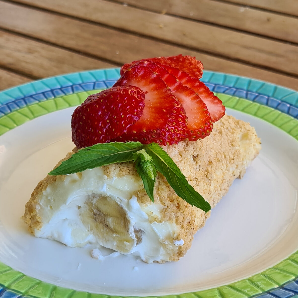 лёгкий  и очень вкусный десерт Магнолия. 