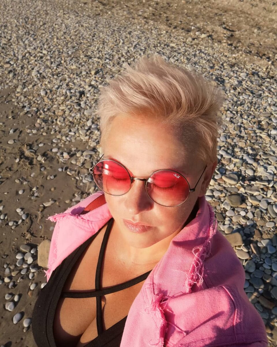 Чтоб у вас точно не совалось никаких сомнений, что я существую)))