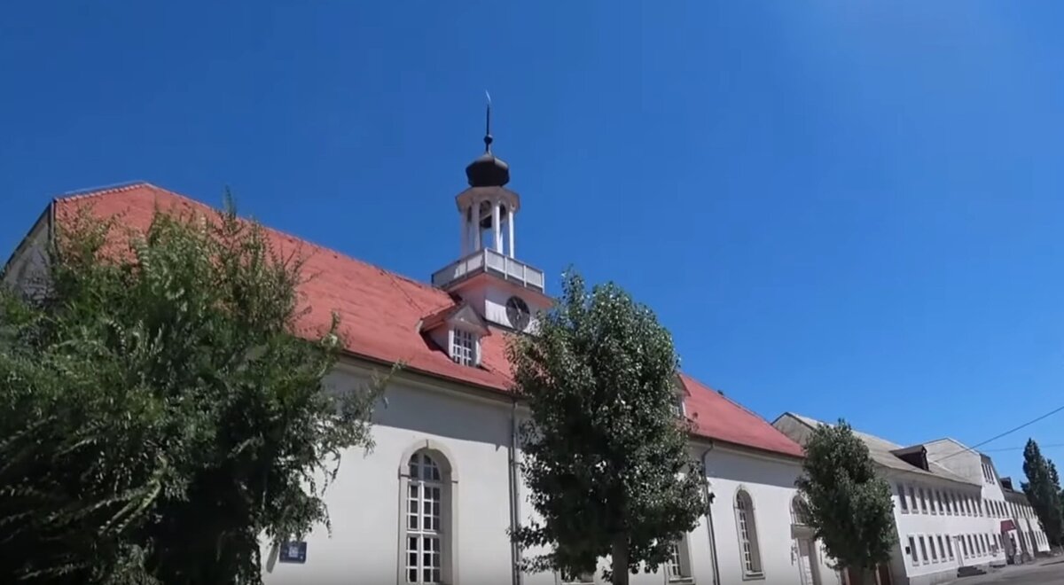 Здание кирхи