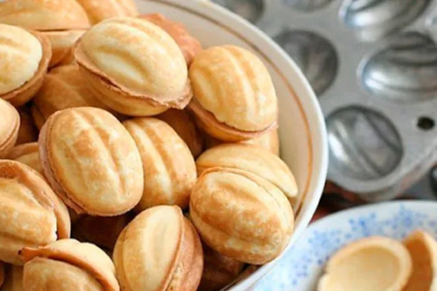 Классические орешки с начинкой 