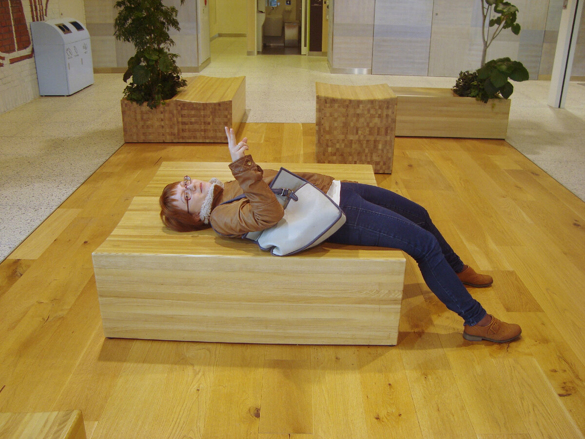 Моя подборка фото с двумя пальцами вверх. Все фото сделаны в Японии, кроме фото с японцем. Это мы сидели в аэропорту в Хабаровске, ждали вылет.