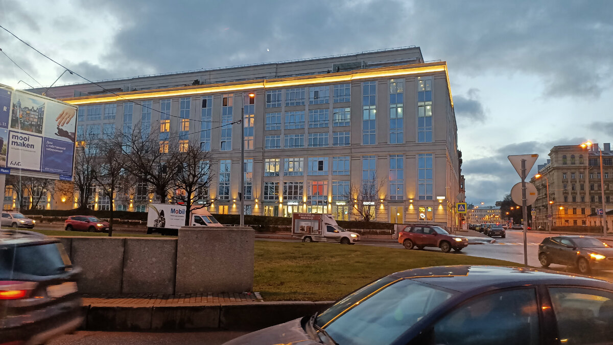 Тот же красивый и не менее дорогой дом