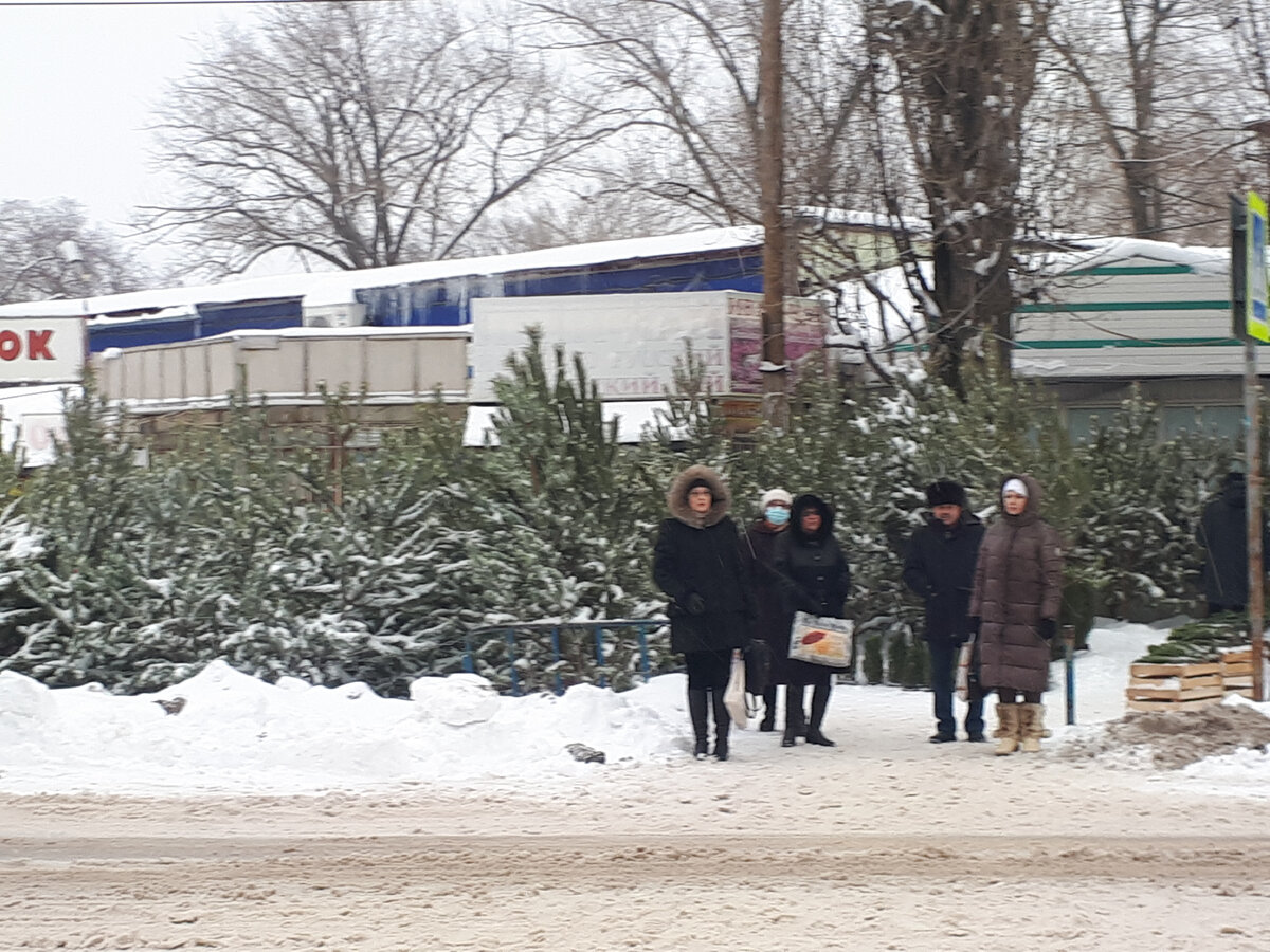 возле рынка