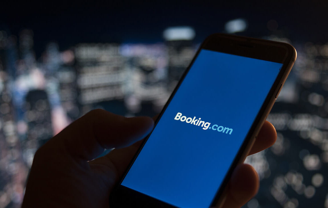 Пользоваться любимым сайтом нам не запрещено, но российских отелей на нём больше не будет. 