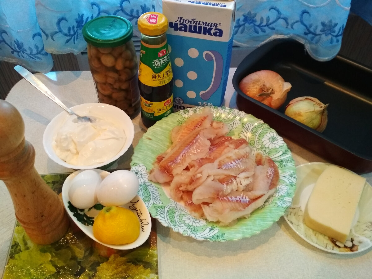 Продукты для минтая с шампиньонами.