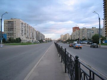 Индустриальный проспект также отнесен к "основным магистралям" и здесь запрещена малая торговля